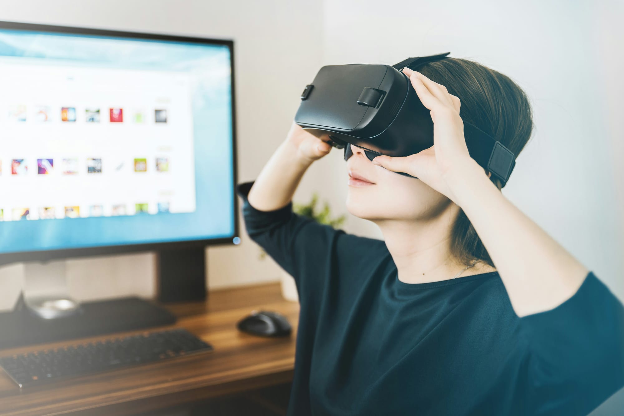 student with vr headset - Virtual Reality In The Classroom