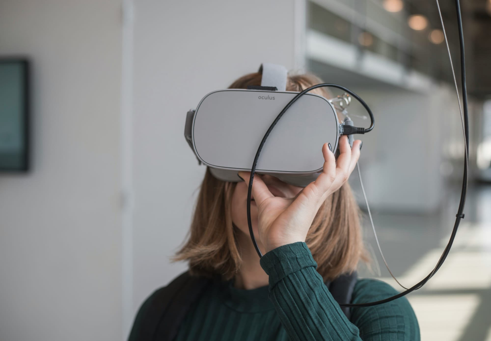 woman with oculus vr set - Virtual Workspace