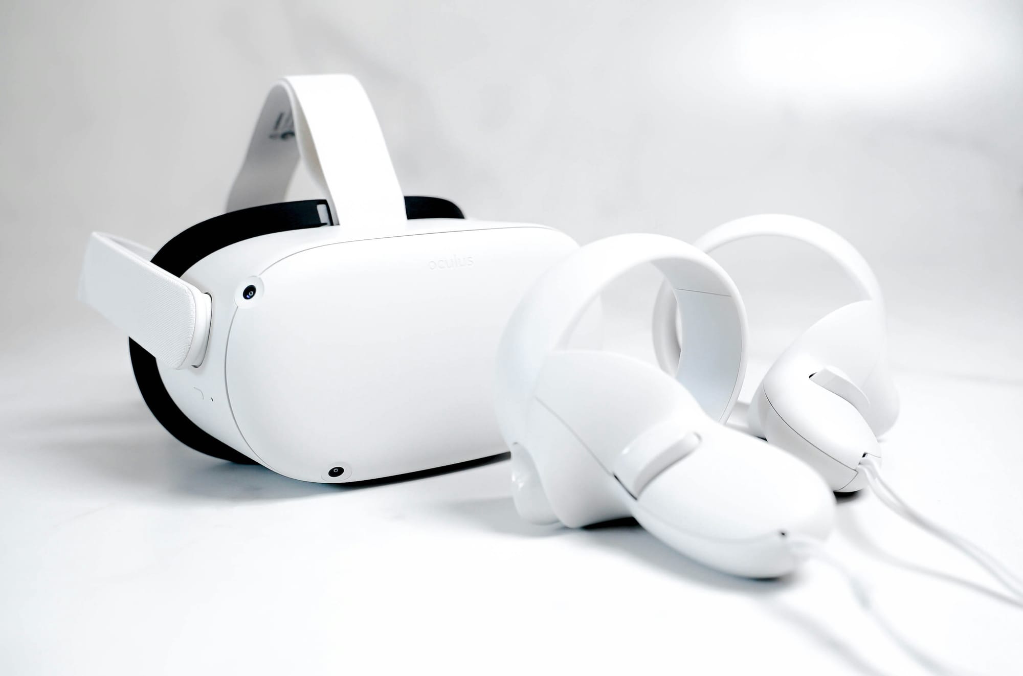 VR headsets ready to be used in Virtual Reality Business Applications