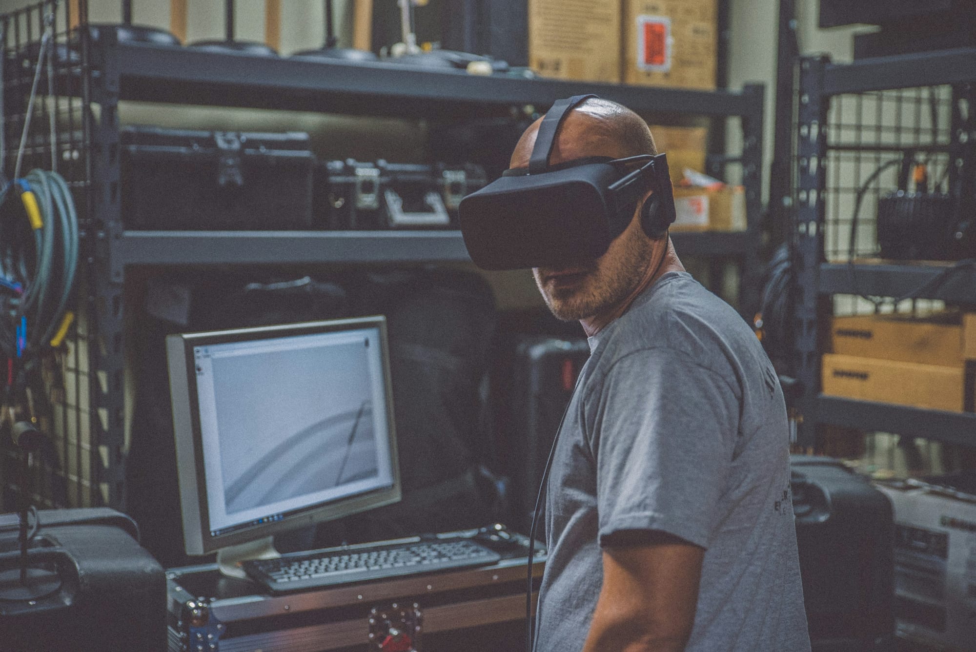 man wearing vr at his work - Virtual Reality For Training Employees