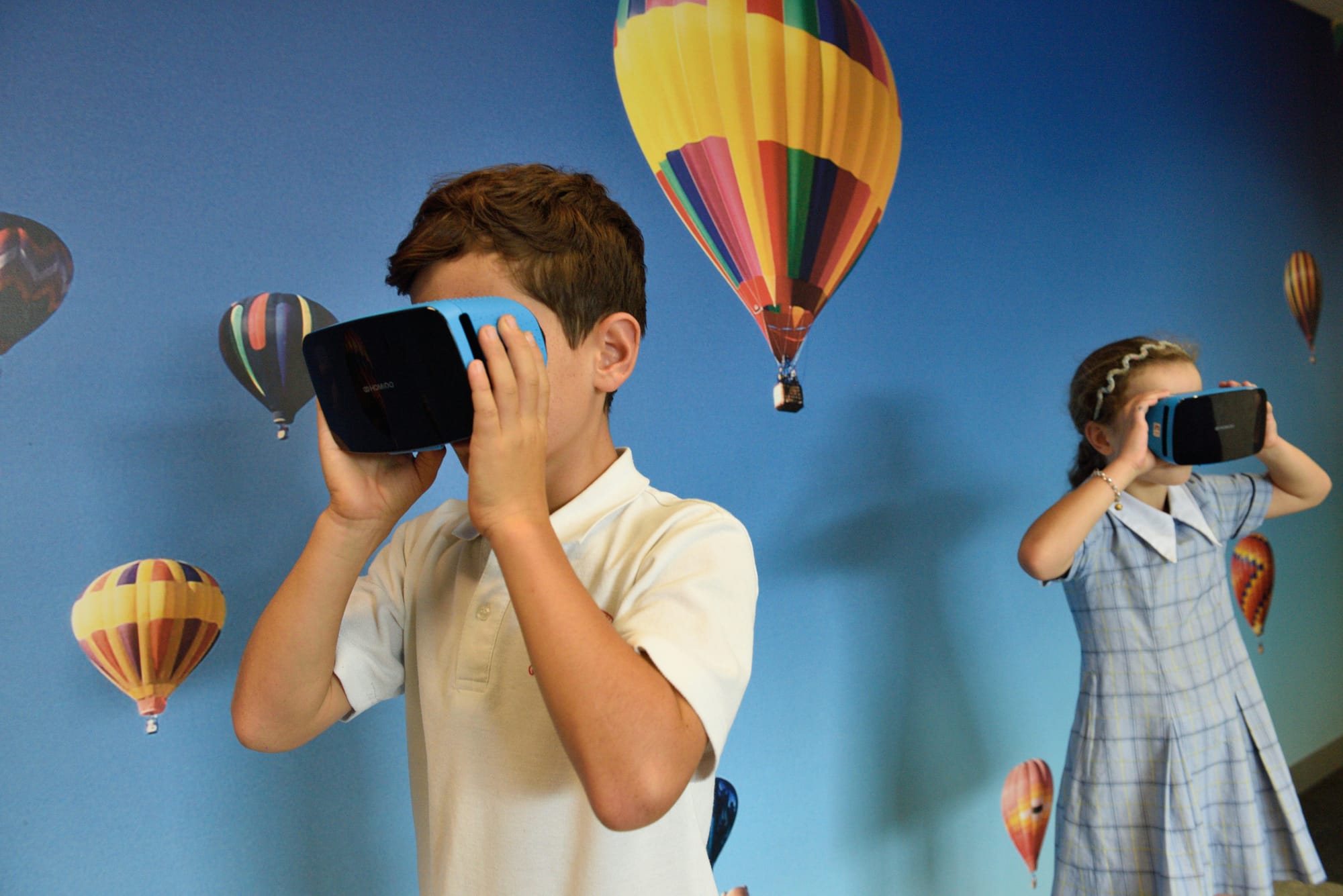 middle school children using VR Educational Apps