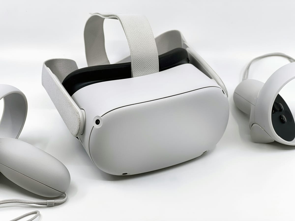 10 Benefits of VR Headsets for Office Work