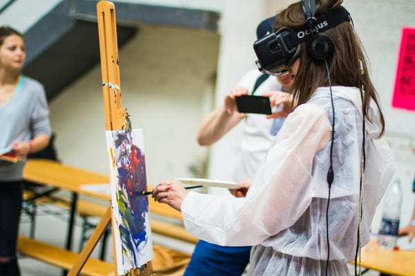 woman using vr for painting - how to use vr